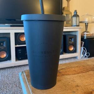 Starbucks - matte black, grande